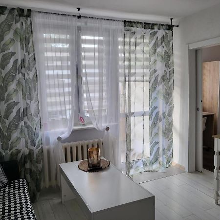 Apartament Zorzy Przy Instytucie Kardiologii Anin Varsóvia Exterior foto