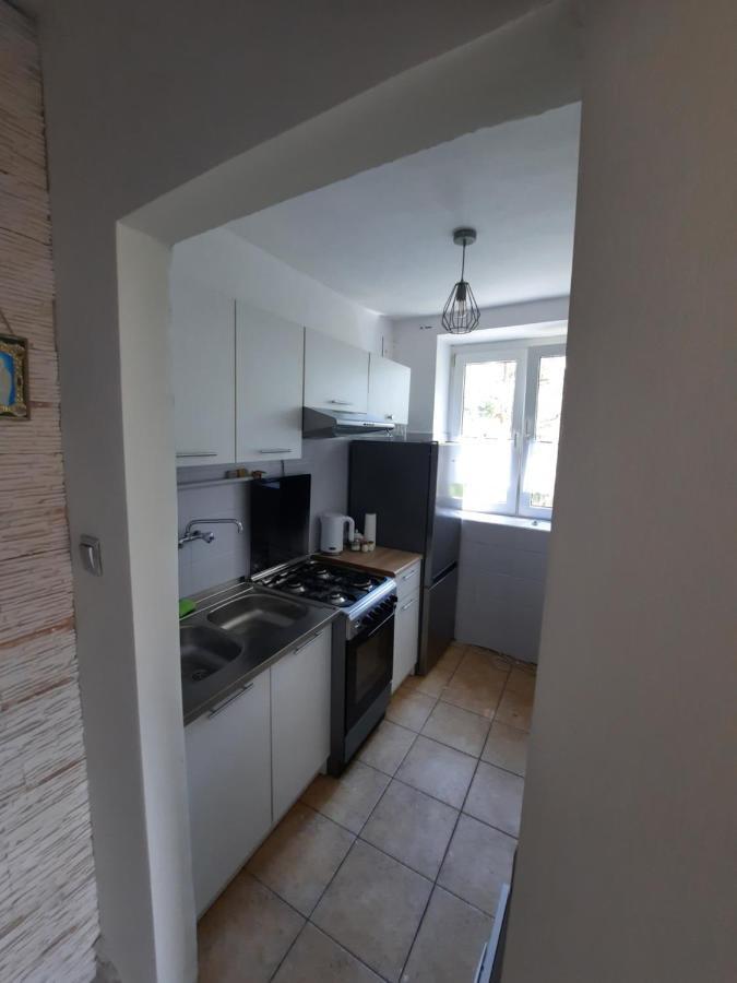 Apartament Zorzy Przy Instytucie Kardiologii Anin Varsóvia Exterior foto