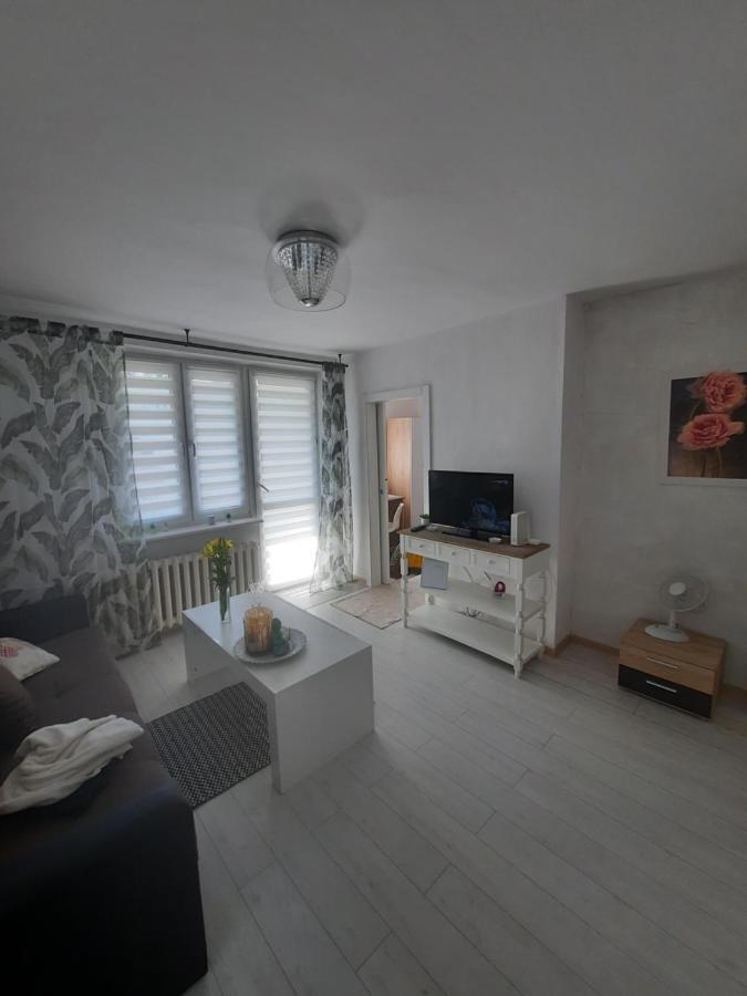 Apartament Zorzy Przy Instytucie Kardiologii Anin Varsóvia Exterior foto