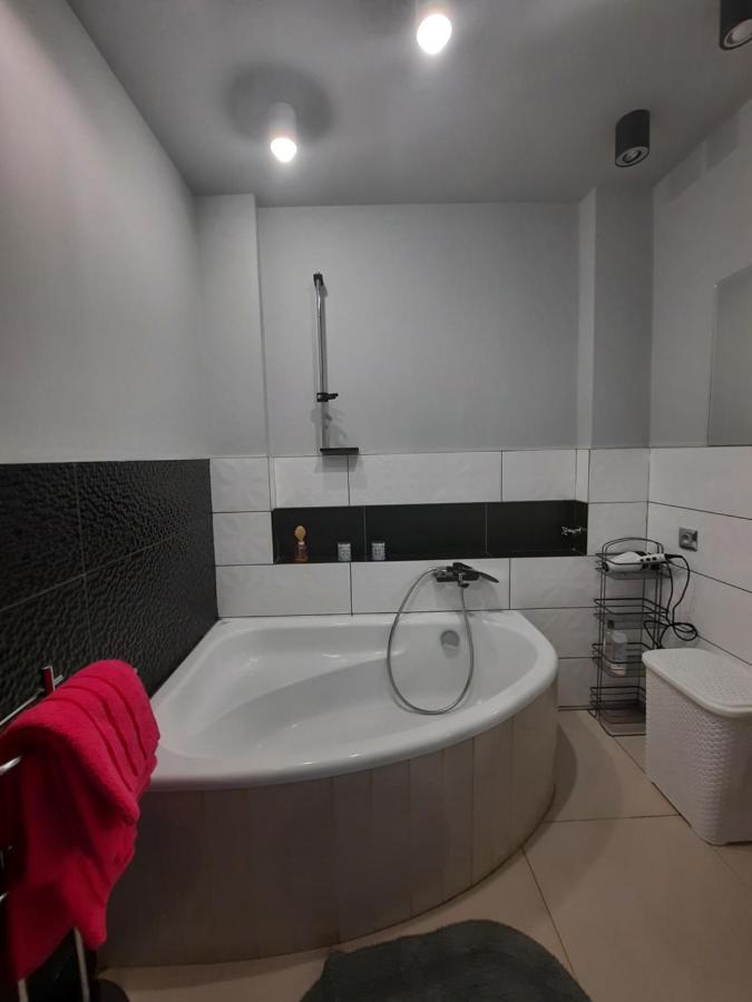 Apartament Zorzy Przy Instytucie Kardiologii Anin Varsóvia Exterior foto