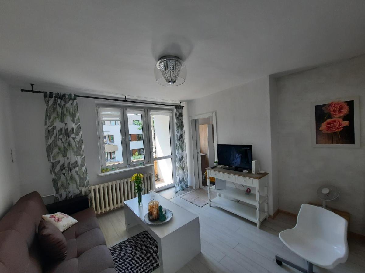 Apartament Zorzy Przy Instytucie Kardiologii Anin Varsóvia Exterior foto