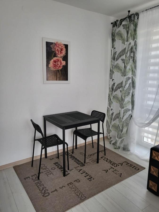 Apartament Zorzy Przy Instytucie Kardiologii Anin Varsóvia Exterior foto